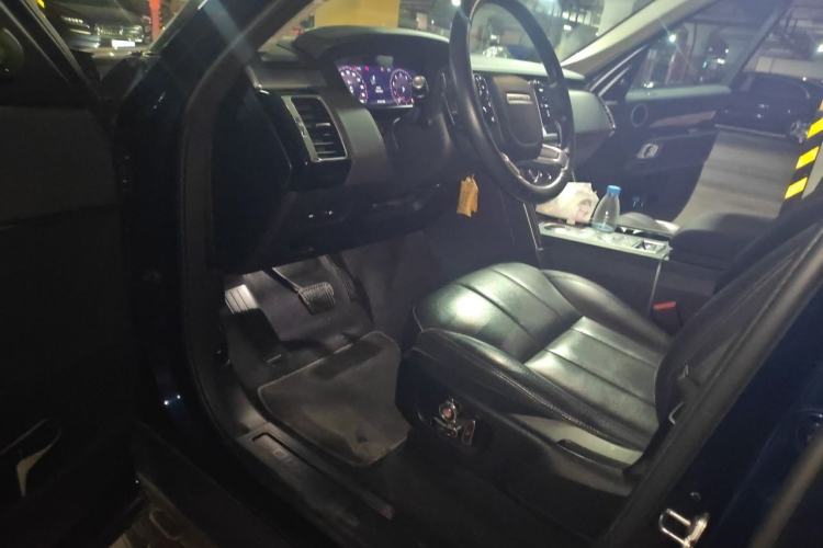 Used Land Rover Discovery 2020 3.0 SC V6 30th Anniversary Special Edition Driver Seat