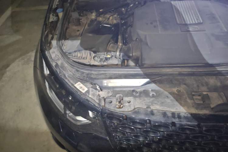 Used Land Rover Discovery 2020 3.0 SC V6 30th Anniversary Special Edition Engine Bay Right