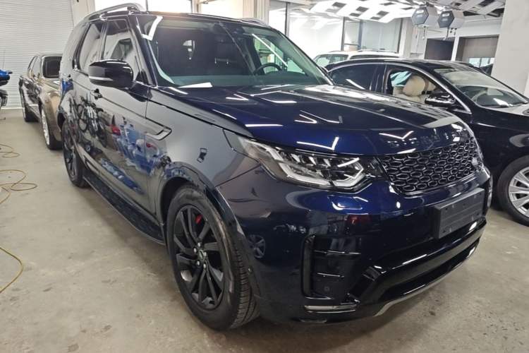 Used Land Rover Discovery 2020 3.0 SC V6 30th Anniversary Special Edition Front Right 45 Deg