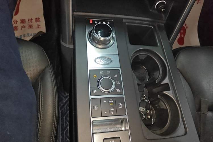 Used Land Rover Discovery 2020 3.0 SC V6 30th Anniversary Special Edition Gear Lever