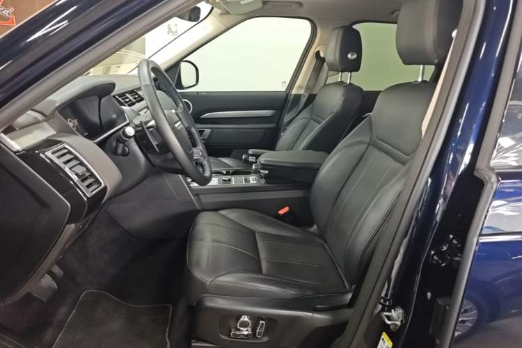 Used Land Rover Discovery 2020 3.0 SC V6 30th Anniversary Special Edition Left Front Seat