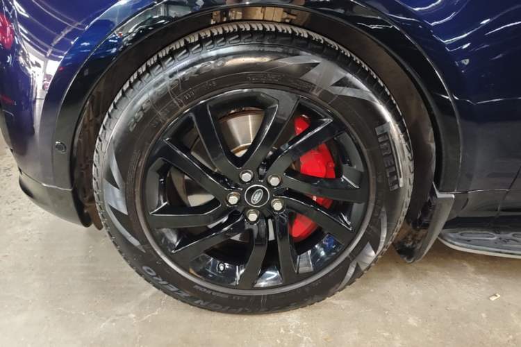 Used Land Rover Discovery 2020 3.0 SC V6 30th Anniversary Special Edition Left Front Wheel Hub