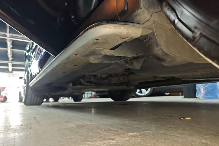 Used Land Rover Discovery 2020 3.0 SC V6 30th Anniversary Special Edition Left Side Sill