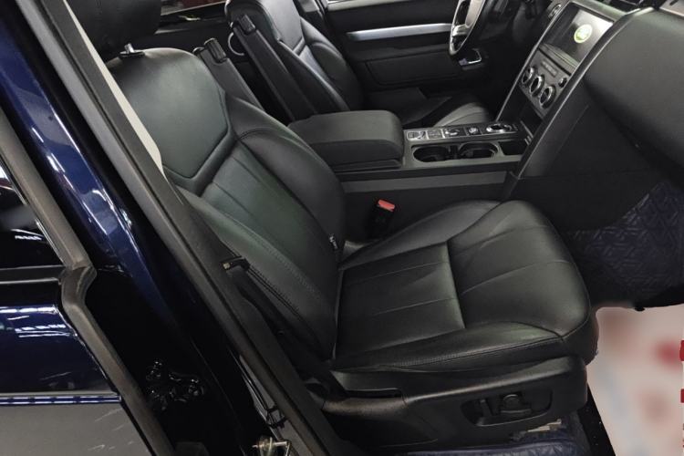 Used Land Rover Discovery 2020 3.0 SC V6 30th Anniversary Special Edition Right Front Seat