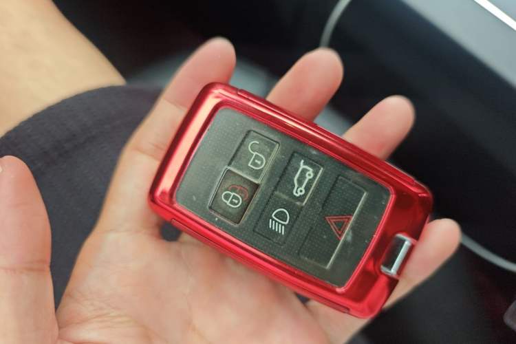 Used Land Rover Discovery 2020 3.0 SC V6 SE Vehicle Key