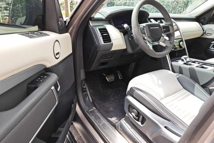 Used Land Rover Discovery 2020 3.0 SC V6 HSE Driver Seat