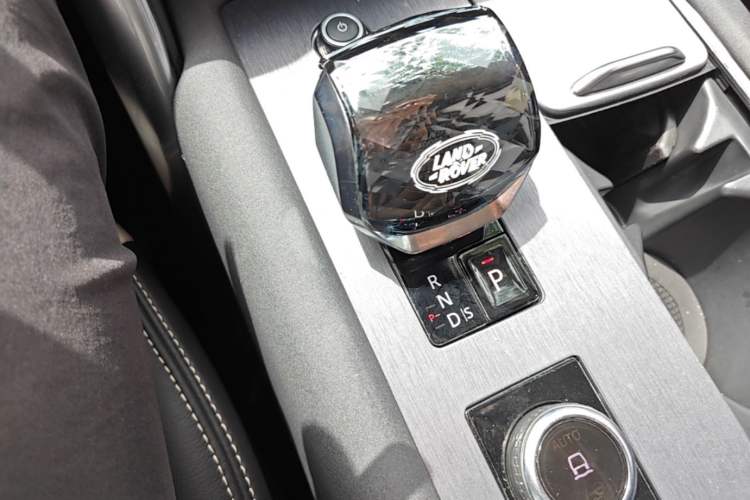 Used Land Rover Discovery 2020 3.0 SC V6 HSE Gear Lever