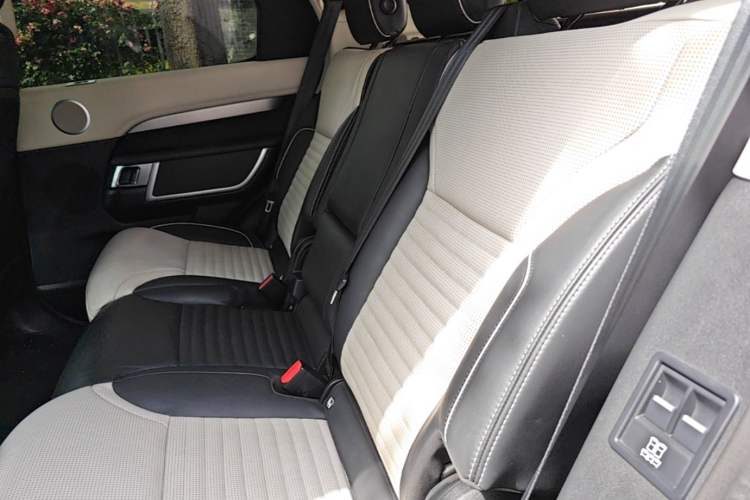 Used Land Rover Discovery 2020 3.0 SC V6 HSE Left Rear Seat
