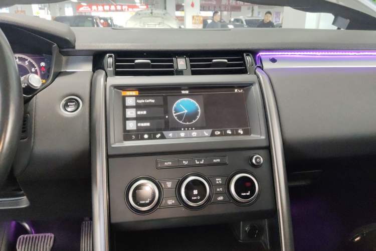 Used Land Rover Discovery 2020 2.0T SE Audio And AC Panel
