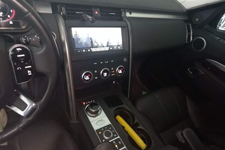Used Land Rover Discovery 2020 3.0 SC V6 30th Anniversary Special Edition Audio And AC Panel