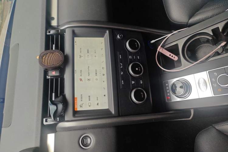 Used Land Rover Discovery 2020 2.0T 30th Anniversary Special Edition Audio And AC Panel