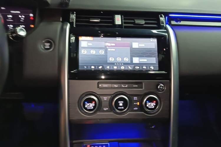 Used Land Rover Discovery 2020 2.0T 30th Anniversary Special Edition Audio And AC Panel