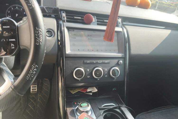 Used Land Rover Discovery 2020 3.0 SC V6 SE Audio And AC Panel