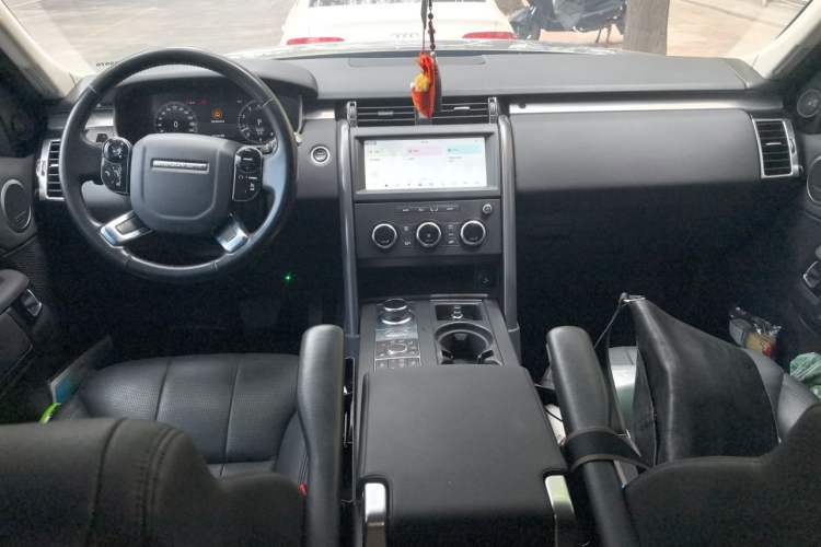 Used Land Rover Discovery 2020 3.0 SC V6 30th Anniversary Special Edition Center Console
