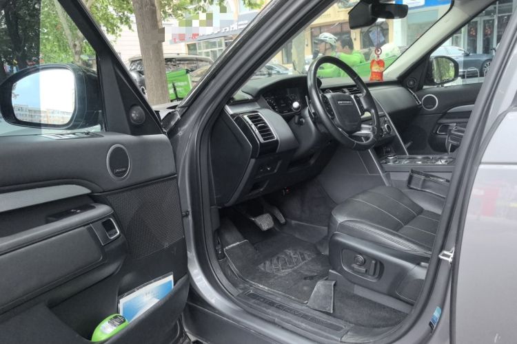 Used Land Rover Discovery 2020 3.0 SC V6 30th Anniversary Special Edition Driver Seat