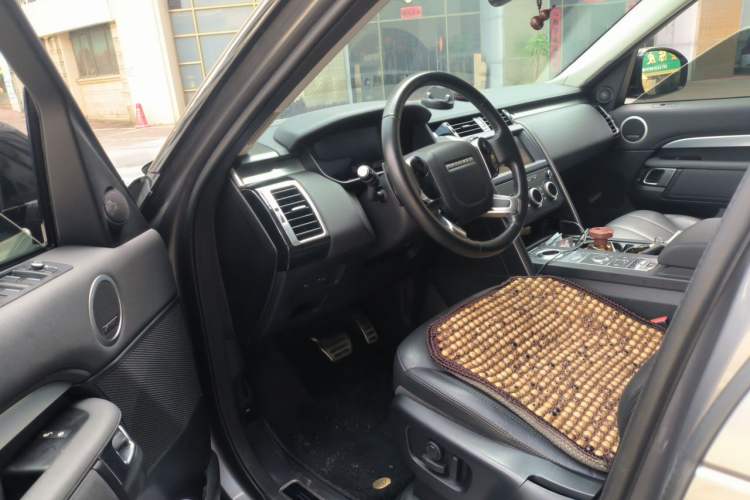 Used Land Rover Discovery 2020 3.0 SC V6 30th Anniversary Special Edition Driver Seat