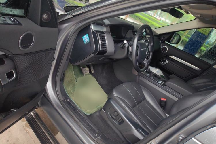 Used Land Rover Discovery 2020 3.0 SC V6 30th Anniversary Special Edition Driver Seat