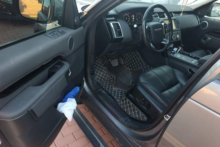 Used Land Rover Discovery 2020 3.0 SC V6 SE Driver Seat