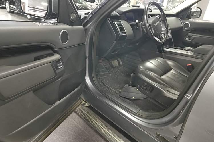 Used Land Rover Discovery 2020 3.0 SC V6 SE Driver Seat