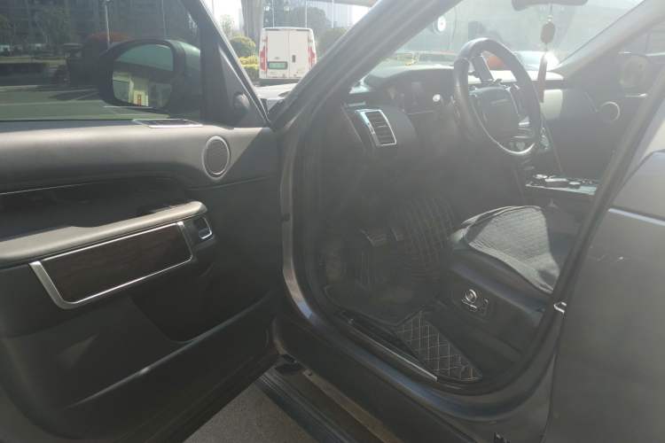 Used Land Rover Discovery 2020 3.0 SC V6 SE Driver Seat
