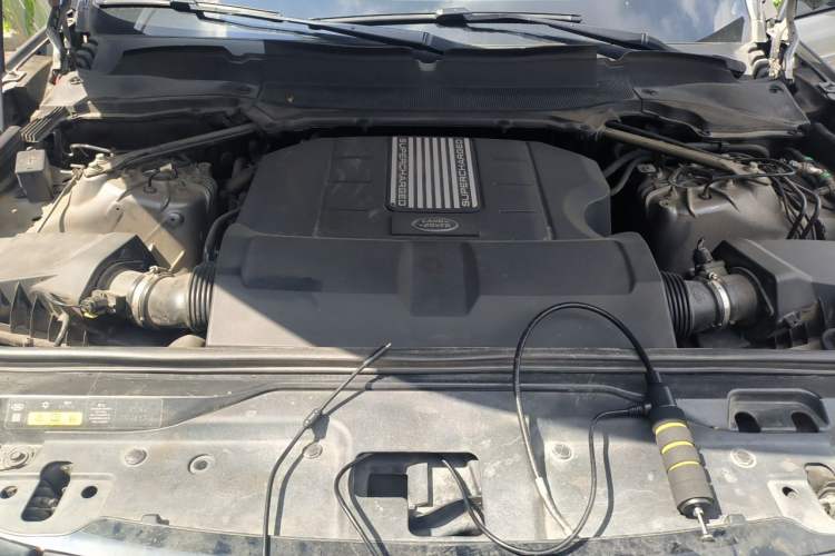 Used Land Rover Discovery 2020 3.0 SC V6 30th Anniversary Special Edition Engine Bay