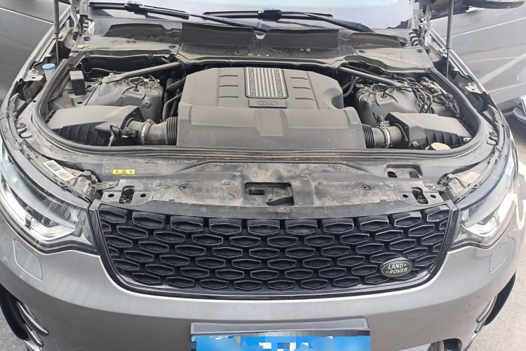 Used Land Rover Discovery 2020 3.0 SC V6 30th Anniversary Special Edition Engine Bay