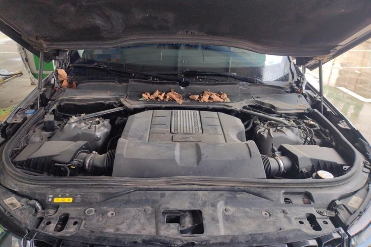 Used Land Rover Discovery 2020 3.0 SC V6 30th Anniversary Special Edition Engine Bay