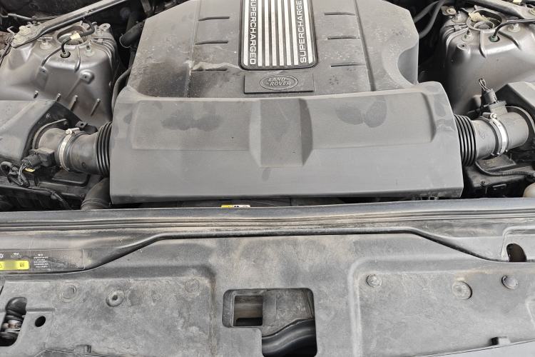 Used Land Rover Discovery 2020 3.0 SC V6 SE Engine Bay