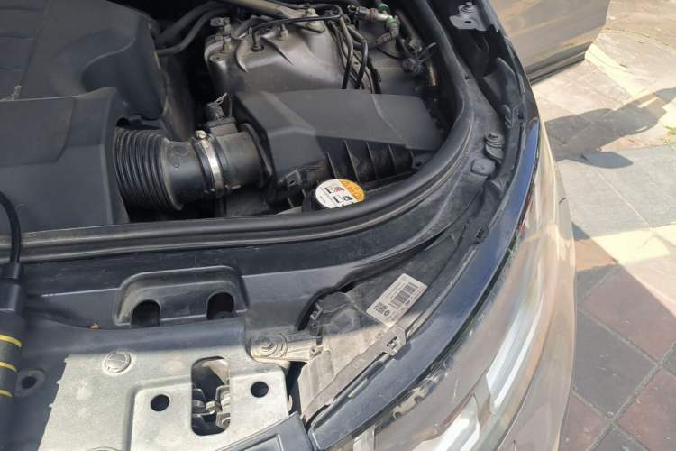 Used Land Rover Discovery 2020 3.0 SC V6 30th Anniversary Special Edition Engine Bay Left
