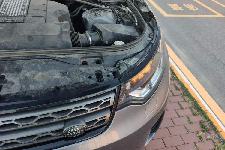 Used Land Rover Discovery 2020 3.0 SC V6 SE Engine Bay Left