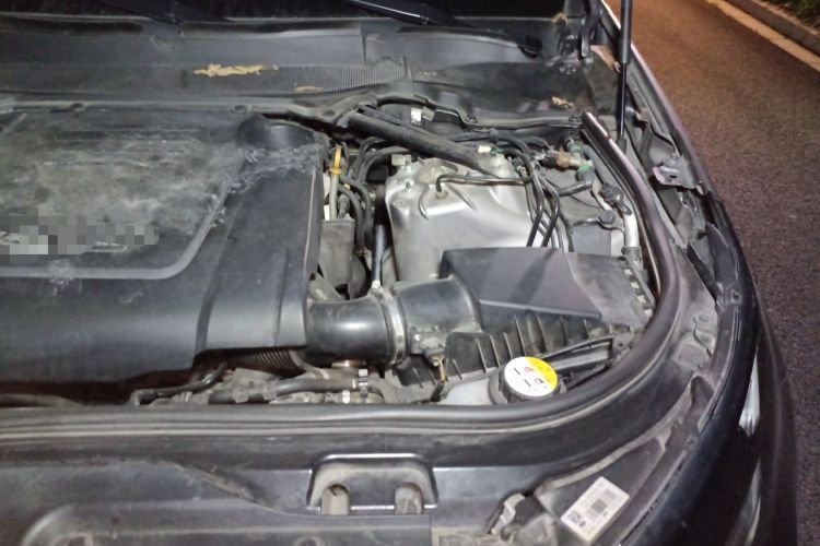 Used Land Rover Discovery 2020 2.0T 30th Anniversary Special Edition Engine Bay Left