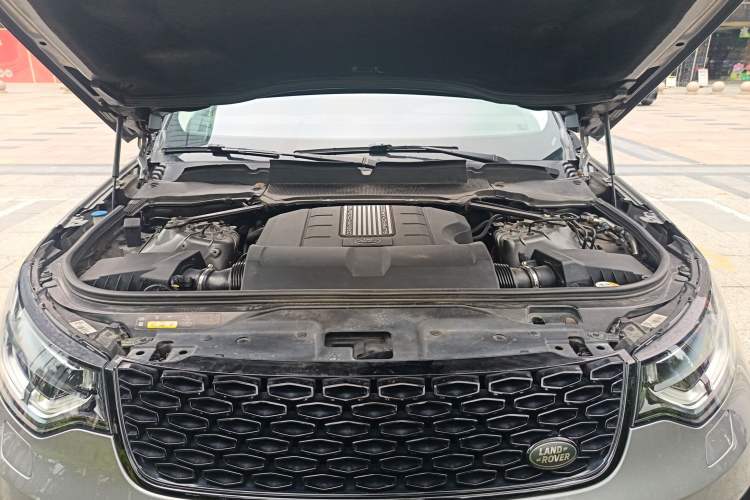 Used Land Rover Discovery 2020 3.0 SC V6 30th Anniversary Special Edition Engine Bay