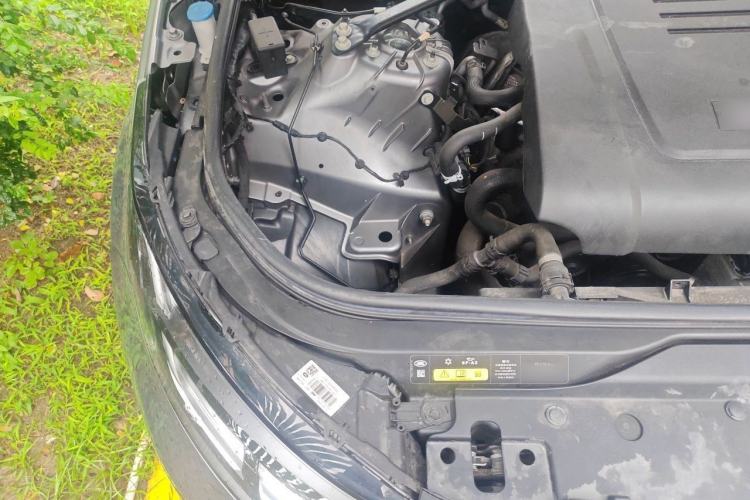 Used Land Rover Discovery 2020 2.0T 30th Anniversary Special Edition Engine Bay Right