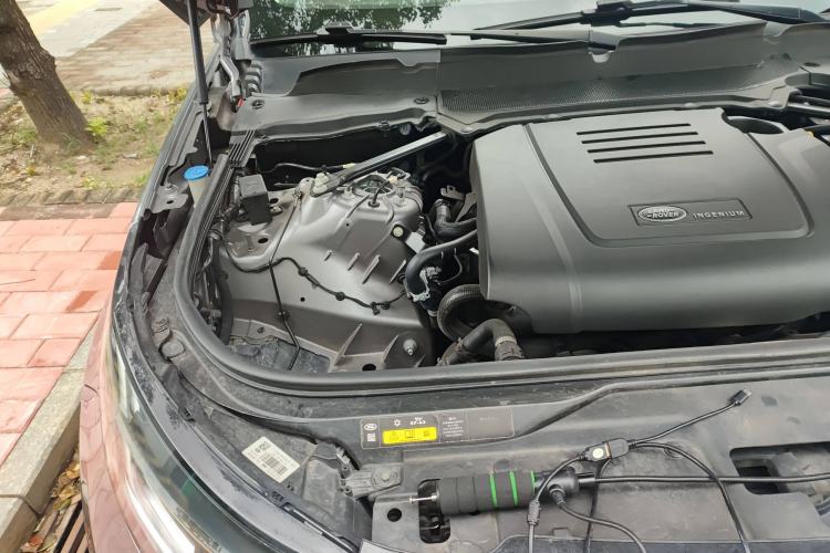 Used Land Rover Discovery 2020 2.0T 30th Anniversary Special Edition Engine Bay Right
