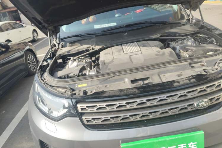 Used Land Rover Discovery 2020 3.0 SC V6 SE Engine Bay Right