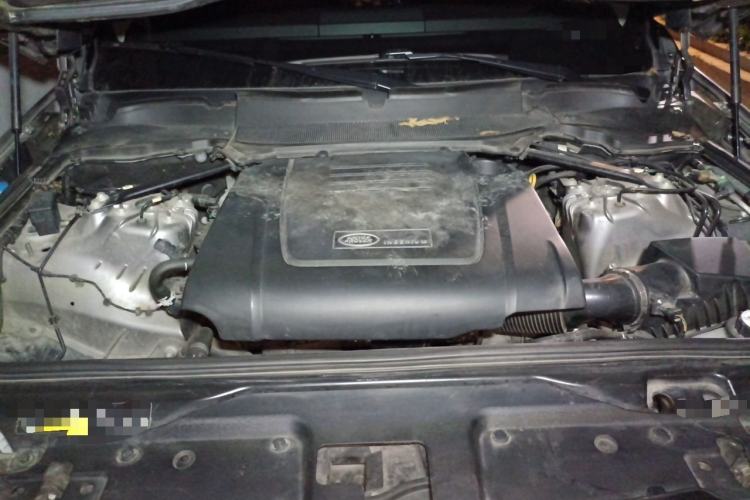 Used Land Rover Discovery 2020 2.0T 30th Anniversary Special Edition Engine Bay