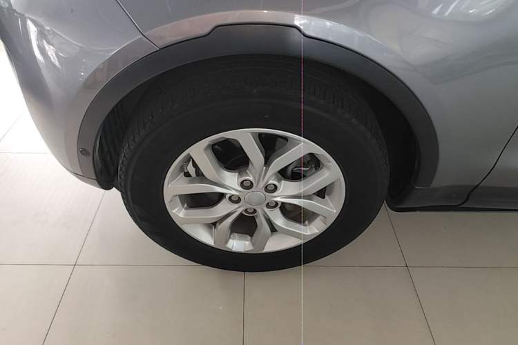 Used Land Rover Discovery 2020 2.0T SE Exterior 4