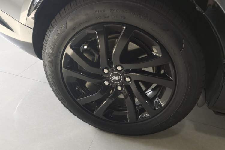 Used Land Rover Discovery 2020 3.0 SC V6 30th Anniversary Special Edition Exterior 5