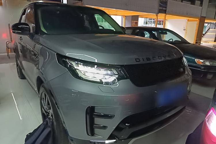 Used Land Rover Discovery 2020 2.0T 30th Anniversary Special Edition Front Right 45 Deg