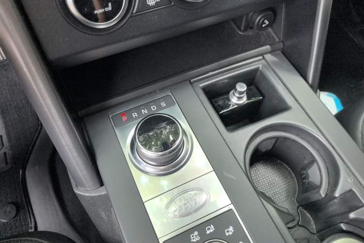 Used Land Rover Discovery 2020 3.0 SC V6 30th Anniversary Special Edition Gear Lever