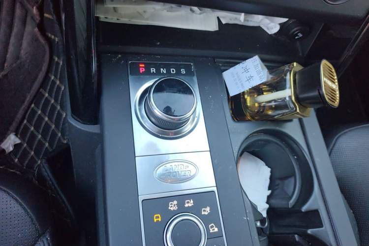 Used Land Rover Discovery 2020 3.0 SC V6 SE Gear Lever