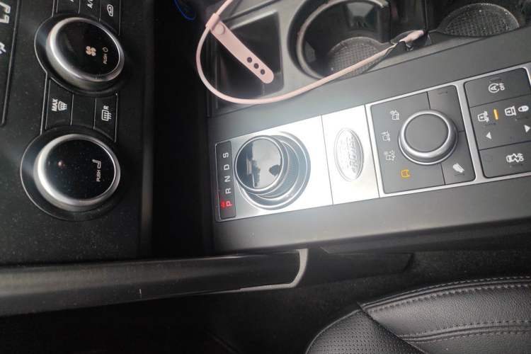Used Land Rover Discovery 2020 2.0T 30th Anniversary Special Edition Gear Lever