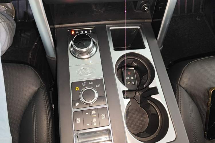 Used Land Rover Discovery 2020 2.0T SE Gear Lever