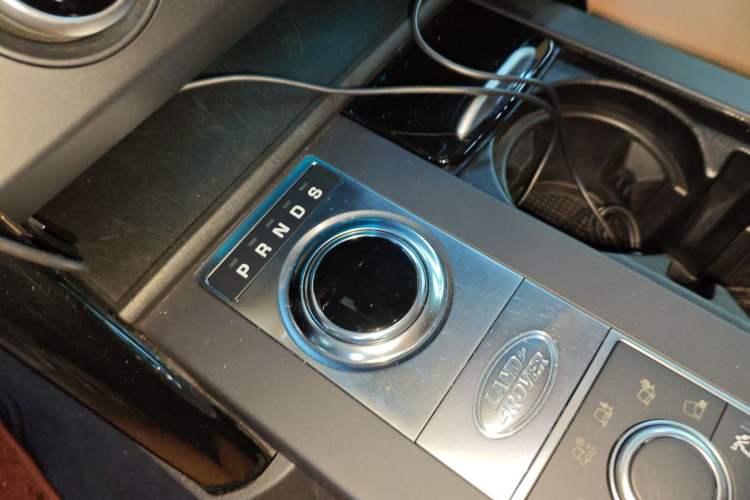 Used Land Rover Discovery 2020 3.0 SC V6 SE Gear Lever