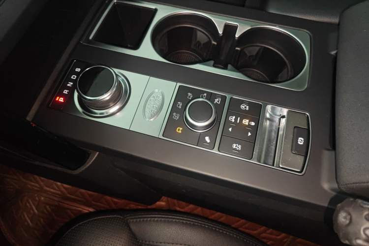 Used Land Rover Discovery 2020 3.0 SC V6 SE Gear Lever