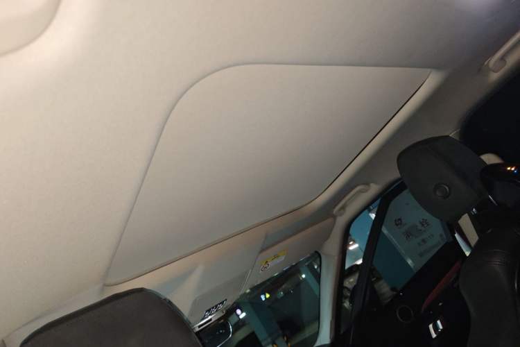 Used Land Rover Discovery 2020 2.0T SE Headliner