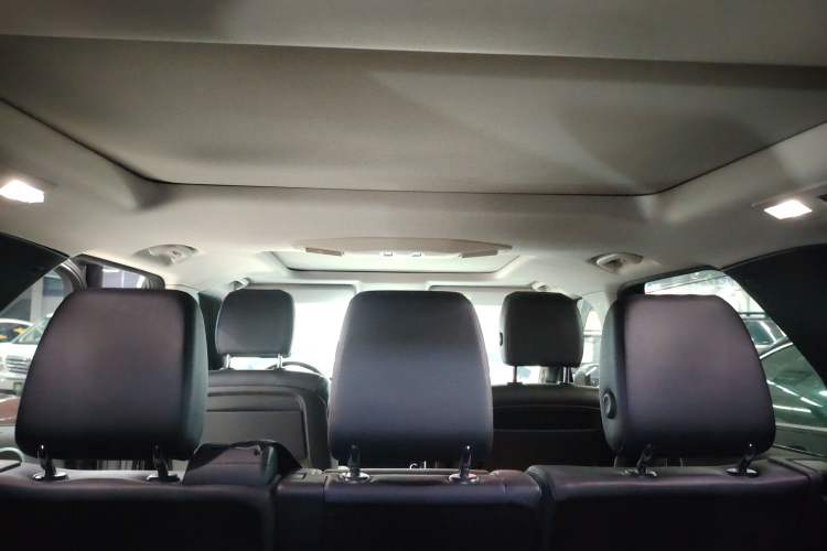 Used Land Rover Discovery 2020 3.0 SC V6 SE Headliner