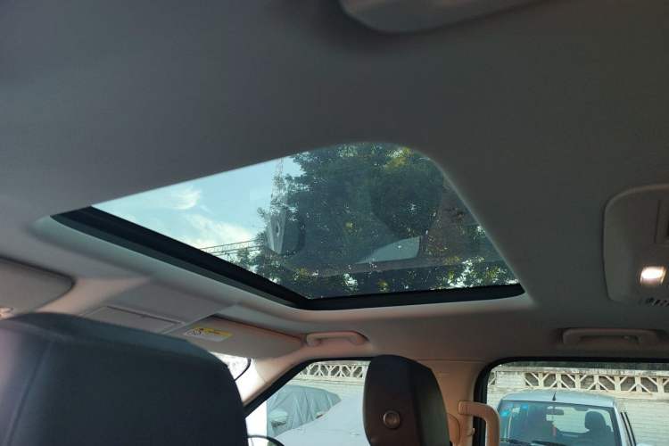 Used Land Rover Discovery 2020 3.0 SC V6 SE Headliner