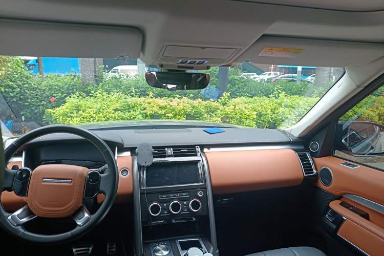 Used Land Rover Discovery 2020 3.0 SC V6 30th Anniversary Special Edition Headliner
