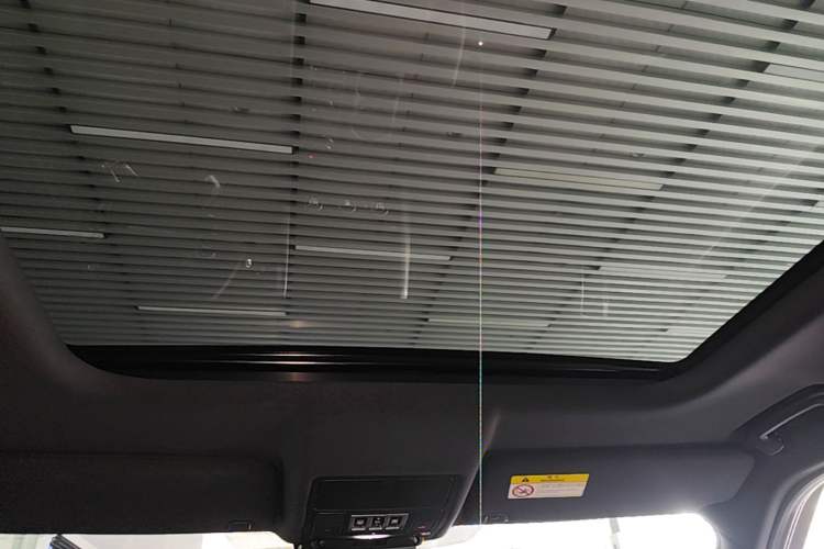 Used Land Rover Discovery 2020 2.0T SE Headliner